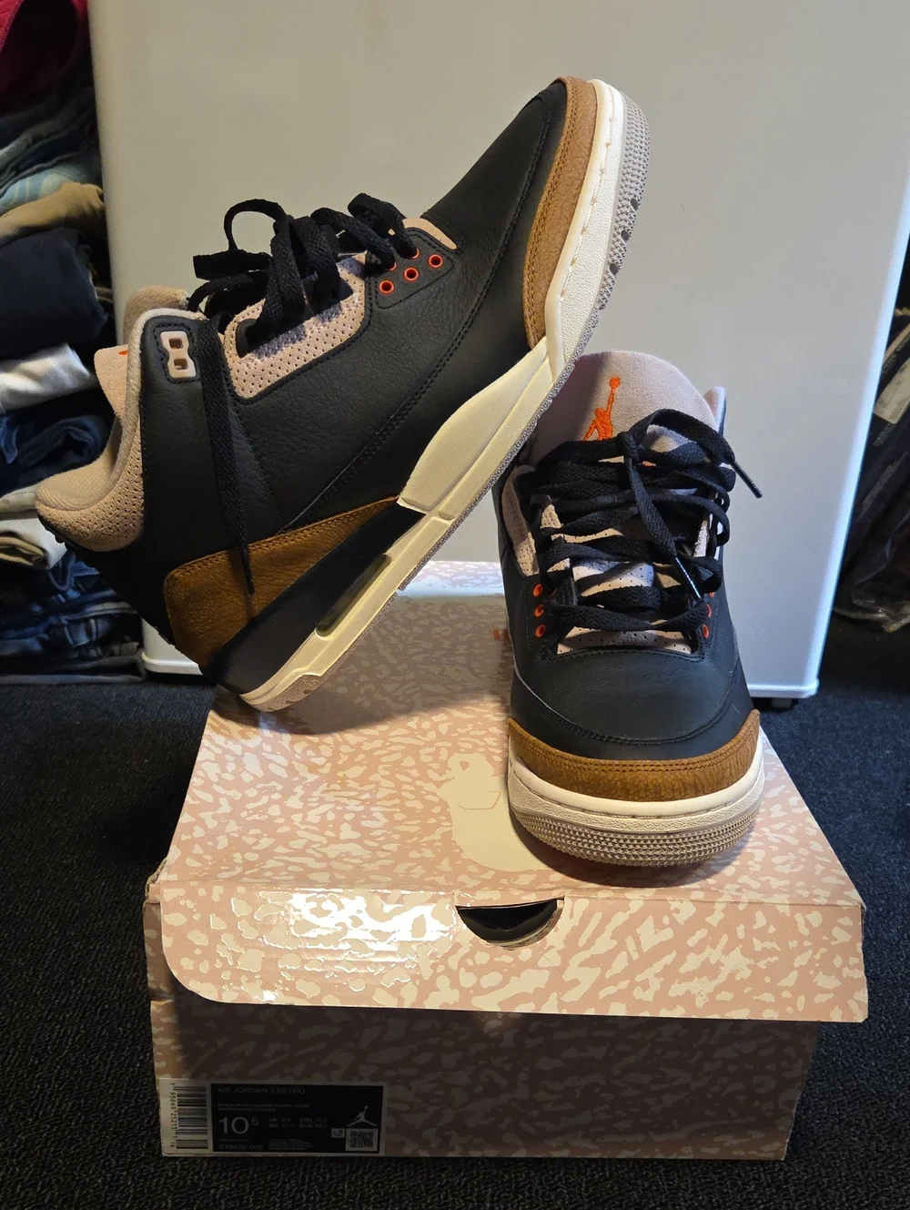 Nike Air Jordan 3 Retro Low-Top Sneakers in Black, Rush Orange-Fossil Stone